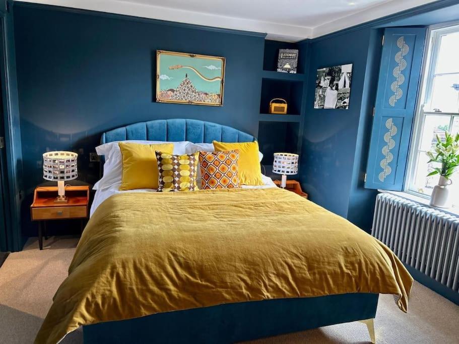 Stylish Retro Hotel Room Above Pub Shepton Mallet Zewnętrze zdjęcie